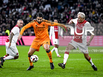 Real Madrid CF legend player Ruben de la Red and AFC Ajax Amsterdam legend player Dick Schoenaker participate in the match between Ajax Lege...