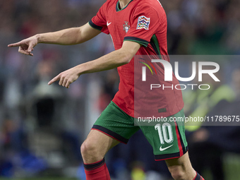 Bernardo Silva of Portugal is in action during the UEFA Nations League 2024/25 League A Group A1 match between Portugal and Poland at Estadi...