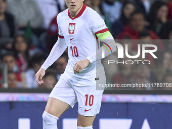 Piotr Zielinski of Poland is in action during the UEFA Nations League 2024/25 League A Group A1 match between Portugal and Poland at Estadio...