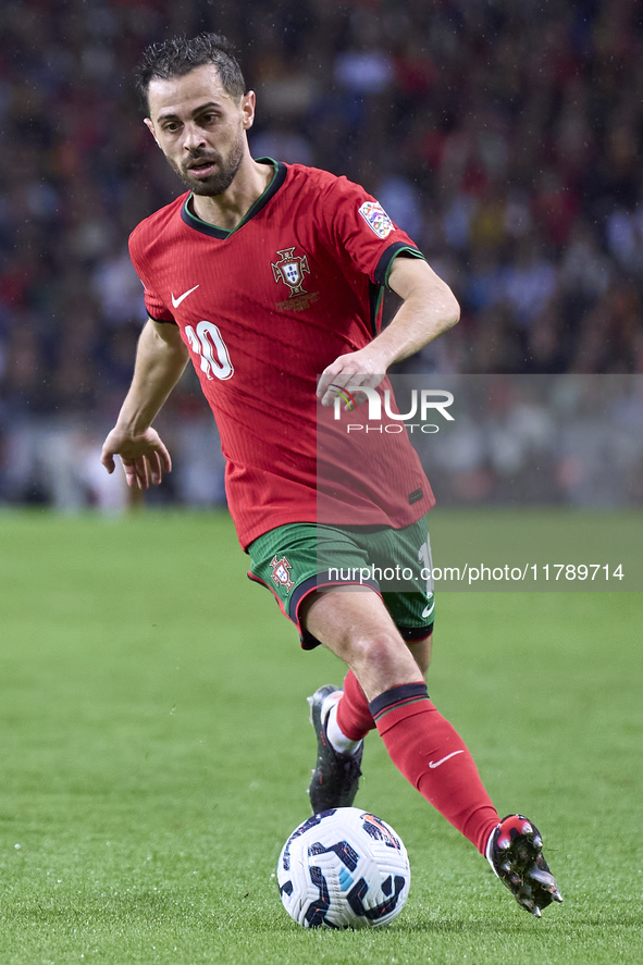 Bernardo Silva of Portugal is in action during the UEFA Nations League 2024/25 League A Group A1 match between Portugal and Poland at Estadi...