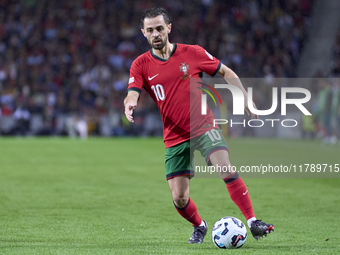 Bernardo Silva of Portugal is in action during the UEFA Nations League 2024/25 League A Group A1 match between Portugal and Poland at Estadi...