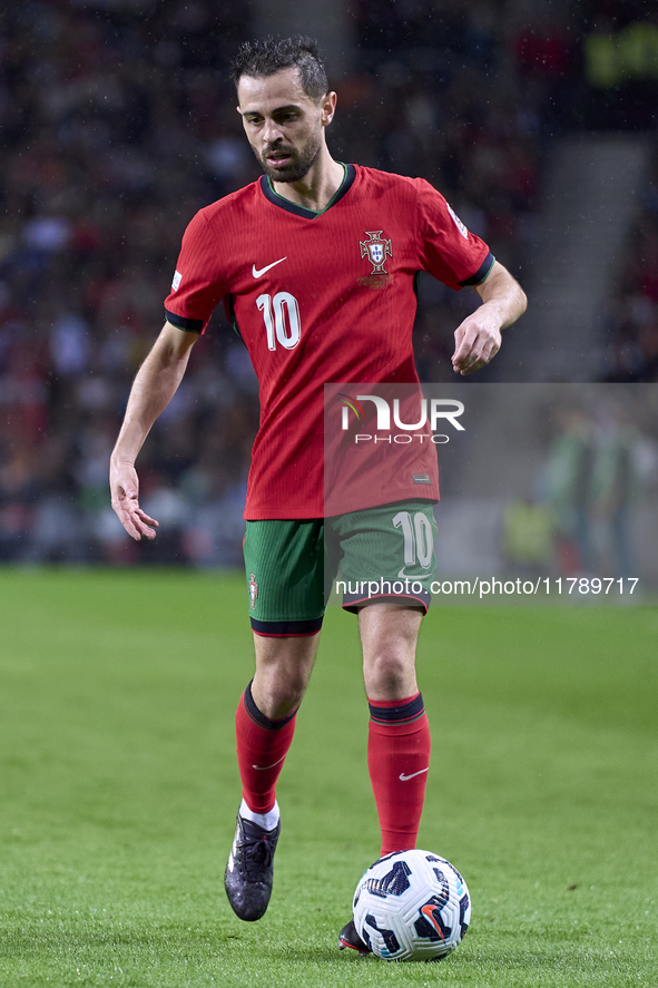 Bernardo Silva of Portugal is in action during the UEFA Nations League 2024/25 League A Group A1 match between Portugal and Poland at Estadi...