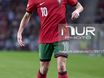 Bernardo Silva of Portugal is in action during the UEFA Nations League 2024/25 League A Group A1 match between Portugal and Poland at Estadi...