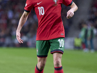 Bernardo Silva of Portugal is in action during the UEFA Nations League 2024/25 League A Group A1 match between Portugal and Poland at Estadi...