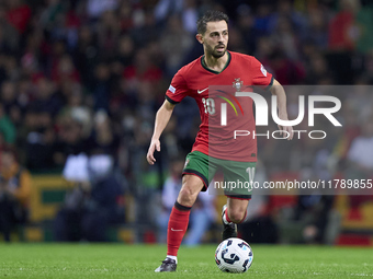 Bernardo Silva of Portugal is in action during the UEFA Nations League 2024/25 League A Group A1 match between Portugal and Poland at Estadi...