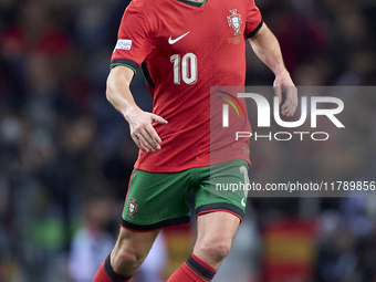 Bernardo Silva of Portugal is in action during the UEFA Nations League 2024/25 League A Group A1 match between Portugal and Poland at Estadi...