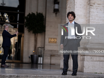 Leo Gassmann attends the ''Una Terapia Di Gruppo'' photocall at The Space Cinema Moderno in Rome, Italy, on November 18, 2024. (