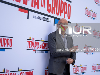 Claudio Bisio attends the ''Una Terapia Di Gruppo'' photocall at The Space Cinema Moderno in Rome, Italy, on November 18, 2024. (