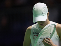 MALAGA, SPAIN - NOVEMBER 18: Iga Swiatek of Team Poland in her singles match against Jasmine Paolini of Team Italy in the Semi-Final tie bet...