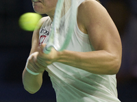 MALAGA, SPAIN - NOVEMBER 18: Iga Swiatek of Team Poland in her singles match against Jasmine Paolini of Team Italy in the Semi-Final tie bet...