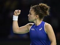 MALAGA, SPAIN - NOVEMBER 18: Jasmine Paolini of Team Italy in her singles match against Iga Swiatek of Team Poland in the Semi-Final tie bet...