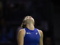 MALAGA, SPAIN - NOVEMBER 18: Jasmine Paolini of Team Italy in her singles match against Iga Swiatek of Team Poland in the Semi-Final tie bet...