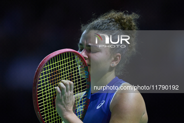  MALAGA, SPAIN - NOVEMBER 18: Jasmine Paolini of Team Italy in her singles match against Iga Swiatek of Team Poland in the Semi-Final tie be...