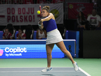 MALAGA, SPAIN - NOVEMBER 18: Jasmine Paolini of Team Italy in her singles match against Iga Swiatek of Team Poland in the Semi-Final tie bet...