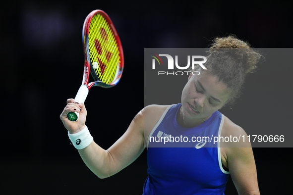 MALAGA, SPAIN - NOVEMBER 18: Jasmine Paolini of Team Italy in her singles match against Iga Swiatek of Team Poland in the Semi-Final tie bet...