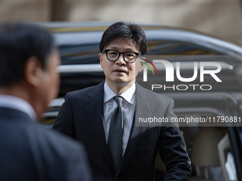 Han Dong-hoon, leader of the People Power Party, arrives at the Korean Federation of Trade Unions headquarters in Yeouido for a meeting with...