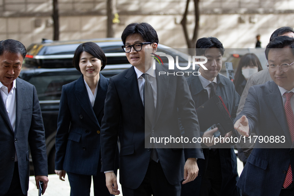 Han Dong-hoon, leader of the People Power Party, arrives at the Korean Federation of Trade Unions headquarters in Yeouido for a meeting with...