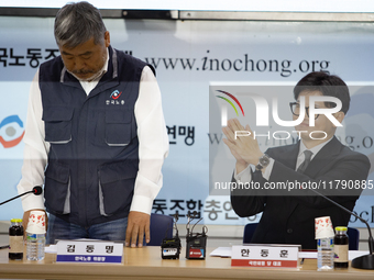 Han Dong-hoon, leader of the People Power Party, and Kim Dong-myung, chairman of the Korean Federation of Trade Unions, hold a meeting at th...