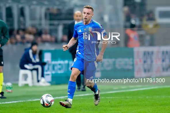 Davide Frattesi of Italy during the UEFA Nations League 2024/25 League A Group 2 match between Italy and France at Stadio Giuseppe Meazza on...