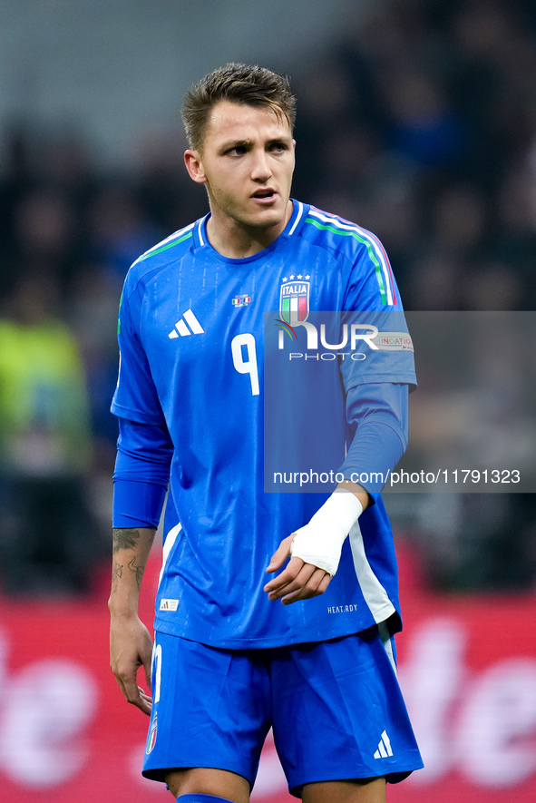 Mateo Retegui of Italy looks on during the UEFA Nations League 2024/25 League A Group 2 match between Italy and France at Stadio Giuseppe Me...