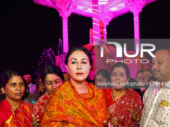 Rajasthan Deputy Chief Minister Diya Kumari with JMC Greater Mayor Somya Gurjar during the 'Deepdan' celebration on the occasion of the foun...