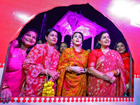 Rajasthan Deputy Chief Minister Diya Kumari with JMC Greater Mayor Somya Gurjar during the 'Deepdan' celebration on the occasion of the foun...