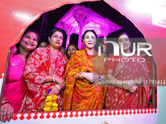 Rajasthan Deputy Chief Minister Diya Kumari with JMC Greater Mayor Somya Gurjar during the 'Deepdan' celebration on the occasion of the foun...