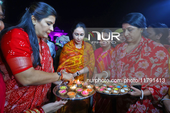 Rajasthan Deputy Chief Minister Diya Kumari and JMC Greater Mayor Somya Gurjar light earthen lamps during the 'Deepdan' celebration on the o...