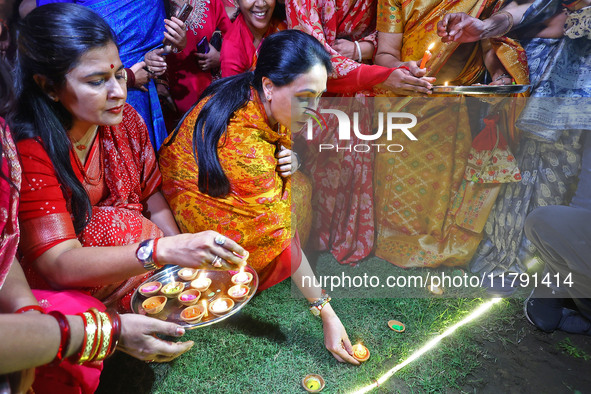 Rajasthan Deputy Chief Minister Diya Kumari and JMC Greater Mayor Somya Gurjar light earthen lamps during the 'Deepdan' celebration on the o...