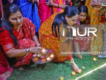 Rajasthan Deputy Chief Minister Diya Kumari and JMC Greater Mayor Somya Gurjar light earthen lamps during the 'Deepdan' celebration on the o...