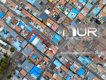 The photo shows Fuqiang Village, an ''urban village'' in Qingjiangpu district of Huai 'an City, Jiangsu province, China, on November 19, 202...