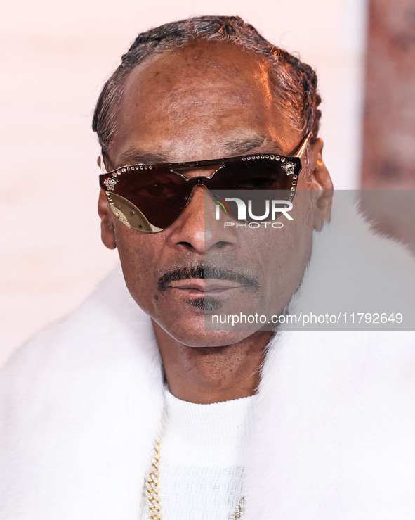 Snoop Dogg (Calvin Broadus Jr.) arrives at the Los Angeles Premiere Of Paramount Pictures' 'Gladiator II' held at the TCL Chinese Theatre IM...