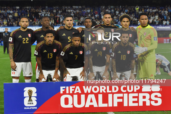 Players of Peru stand before the match between Argentina and Peru at Alberto J. Armando - La Bombonera Stadium, on November 19. 