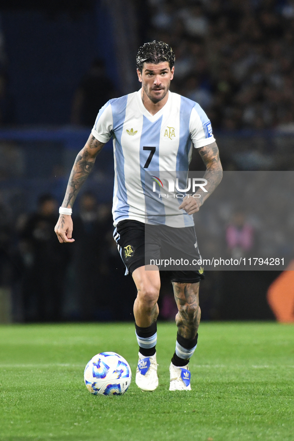 Rodrigo de Paul of Argentina plays during the match between Argentina and Peru at Alberto J. Armando - La Bombonera Stadium in Buenos Aires,...