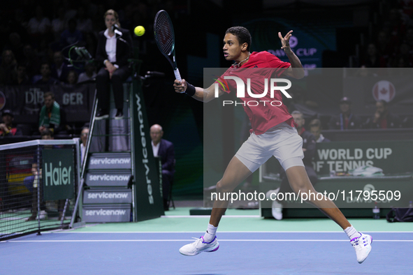 MALAGA, SPAIN - NOVEMBER 20: Gabriel Diallo of Team Canada in his singles match against Daniel Altmaier of Team Germany during the Quarter-F...