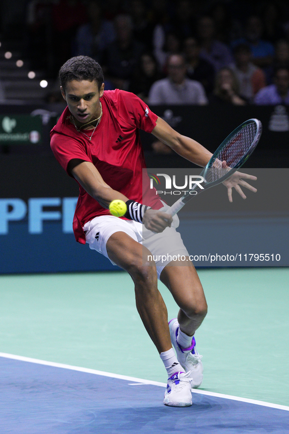 MALAGA, SPAIN - NOVEMBER 20: Gabriel Diallo of Team Canada in his singles match against Daniel Altmaier of Team Germany during the Quarter-F...