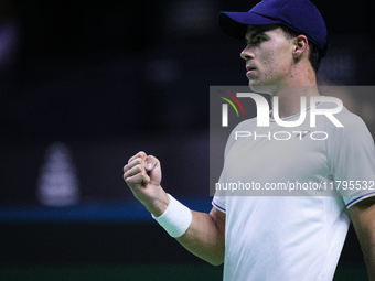 MALAGA, SPAIN - NOVEMBER 20: Daniel Altmaier of Team Germany in his singles match against Gabriel Diallo of Team Canada during the Quarter-F...