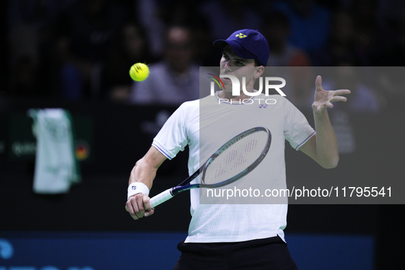 MALAGA, SPAIN - NOVEMBER 20: Daniel Altmaier of Team Germany in his singles match against Gabriel Diallo of Team Canada during the Quarter-F...