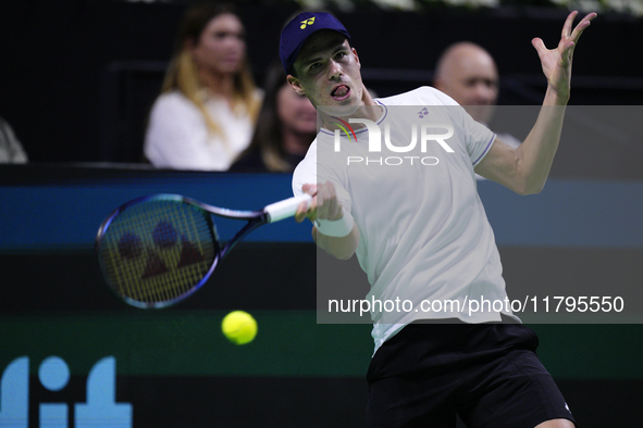 MALAGA, SPAIN - NOVEMBER 20: Daniel Altmaier of Team Germany in his singles match against Gabriel Diallo of Team Canada during the Quarter-F...