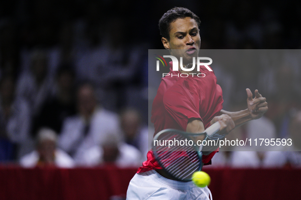 MALAGA, SPAIN - NOVEMBER 20: Gabriel Diallo of Team Canada in his singles match against Daniel Altmaier of Team Germany during the Quarter-F...