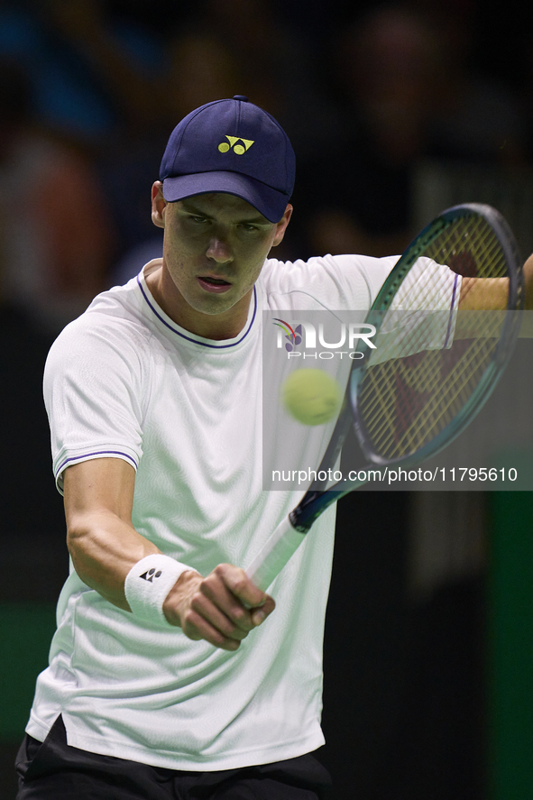 MALAGA, SPAIN - NOVEMBER 20: Daniel Altmaier of Team Germany in his singles match against Gabriel Diallo of Team Canada during the Quarter-F...