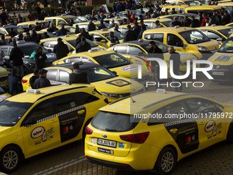 Taxi drivers protest in Sofia, Bulgaria, on November 20, 2024, against the rising costs of mandatory ''Civil Liability'' insurance. They sta...