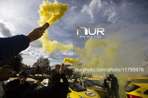 Taxi drivers protest in Sofia, Bulgaria, on November 20, 2024, against the rising costs of mandatory ''Civil Liability'' insurance. They sta...