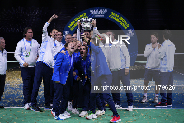 MALAGA, SPAIN - NOVEMBER 20: Jasmine Paolini and her teammates of Italy celebrate the victory after winners the Billie Jean King Cup Finals...