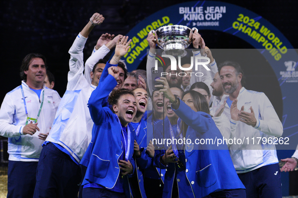 MALAGA, SPAIN - NOVEMBER 20: Jasmine Paolini and her teammates of Italy celebrate the victory after winners the Billie Jean King Cup Finals...