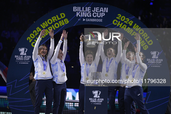 MALAGA, SPAIN - NOVEMBER 20: Jasmine Paolini and her teammates of Italy celebrate the victory after winners the Billie Jean King Cup Finals...