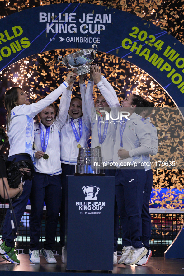 MALAGA, SPAIN - NOVEMBER 20: Jasmine Paolini and her teammates of Italy celebrate the victory after winners the Billie Jean King Cup Finals...