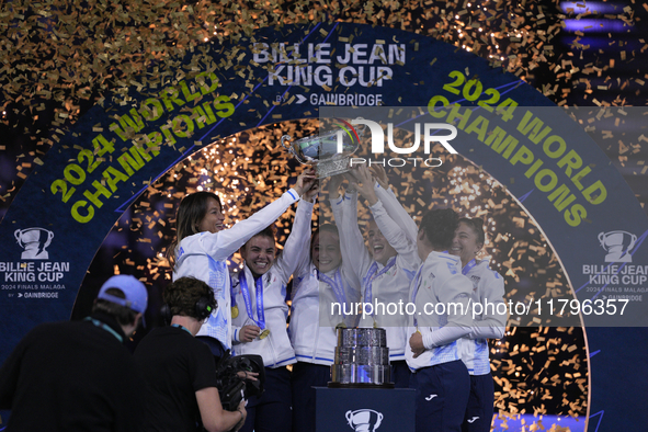 MALAGA, SPAIN - NOVEMBER 20: Jasmine Paolini and her teammates of Italy celebrate the victory after winners the Billie Jean King Cup Finals...