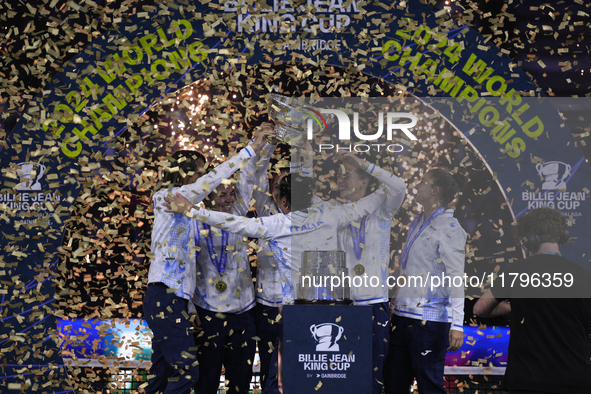 MALAGA, SPAIN - NOVEMBER 20: Jasmine Paolini and her teammates of Italy celebrate the victory after winners the Billie Jean King Cup Finals...