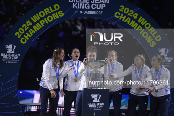 MALAGA, SPAIN - NOVEMBER 20: Jasmine Paolini and her teammates of Italy celebrate the victory after winners the Billie Jean King Cup Finals...